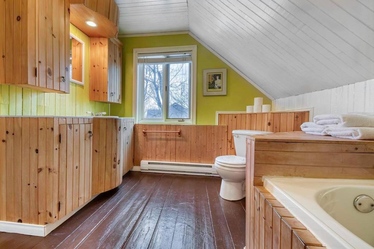 Вилла Chalet Centenaire Mauricie Saint Roch de Mekinac Экстерьер фото