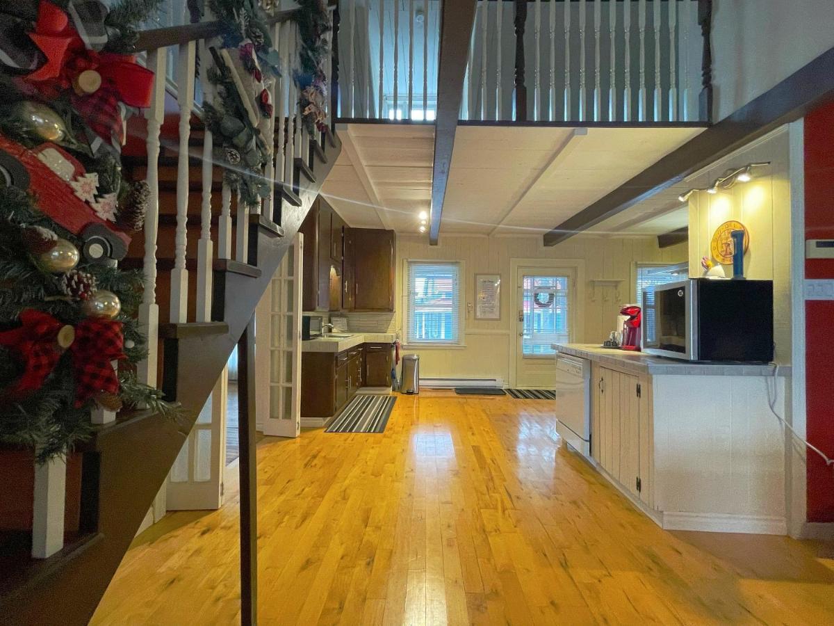 Вилла Chalet Centenaire Mauricie Saint Roch de Mekinac Экстерьер фото
